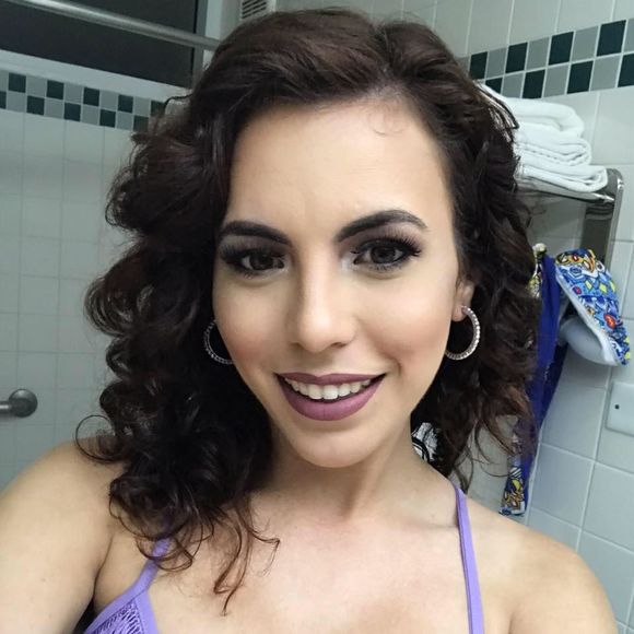 Meet your Posher, Pamela - Picture 1 of 1